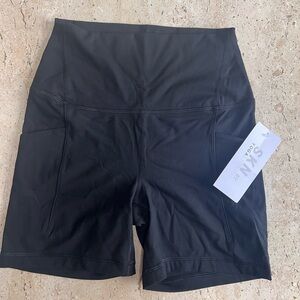 SKN By YOGALICIOUS TENACITY HI-Rise 5” Bike Short Black Women’s Medium